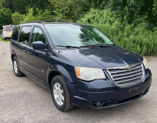 2008 chrysler town and country touring 4dr mini van