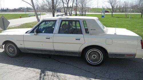 1989 lincoln town car signature series