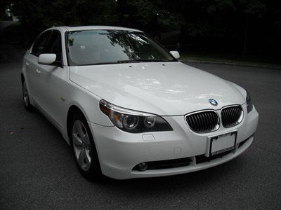 Beautiful 530xi with clean carfax and service records with navigation