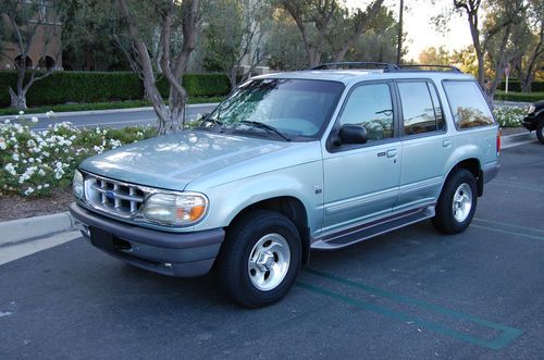 1996 ford explorer xlt, 5.0 v8, 1 owner, tow package,low miles,clean, runs xlnt