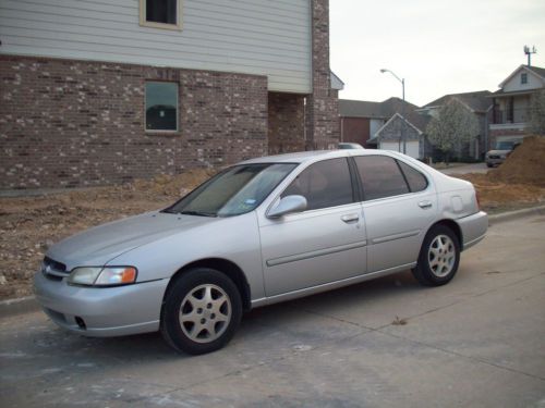 1999 nissan altima gxe sedan 4-door 2.4l