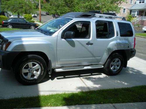 2010 nissan xterra-s- 4wd  auto --10k mi---original owner--