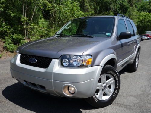 Ford escape hybrid 4wd  gas saver clean free autocheck no reserve