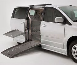 2009 chrysler town and country wheelchair van, white