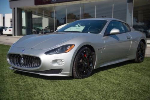 2012 maserati 2dr coupe