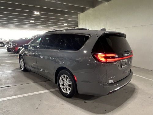 2022 chrysler pacifica touring l