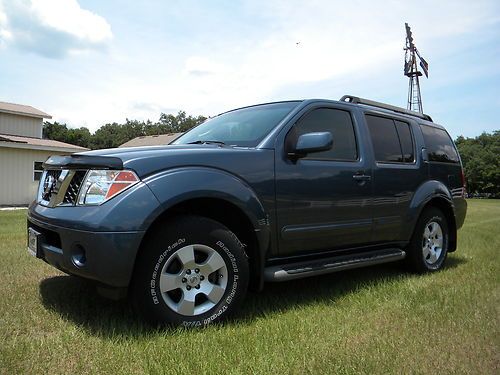 2007 nissan pathfinder se 4x4 low miles - very nice condition - garage kept