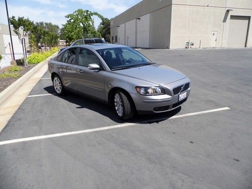 2005 volvo s40 t5 sedan 4-door 2.5l