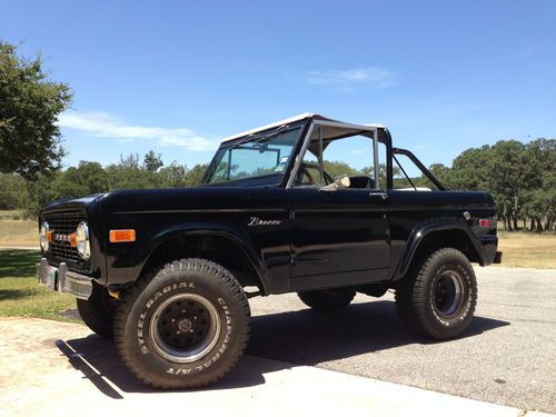 1975 ford bronco 4x4  black-dark green  great driver!