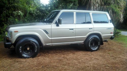 1989 toyota land cruiser base sport utility 4-door 4.0l $16,500