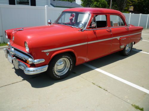 1954 ford customline sedan 302 motor c4 automatic trans nice car no reserve!