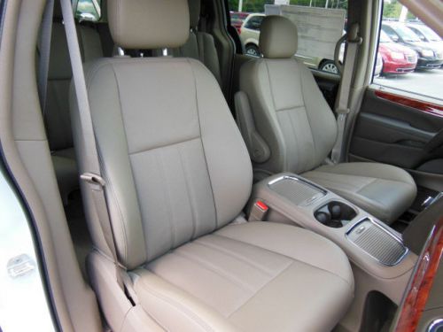 2014 chrysler town & country touring-l