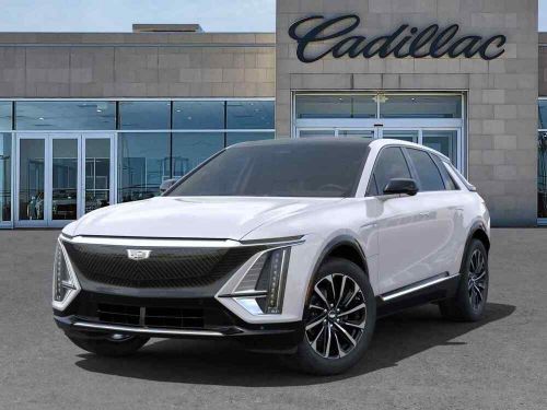 2024 cadillac lyriq sport 2