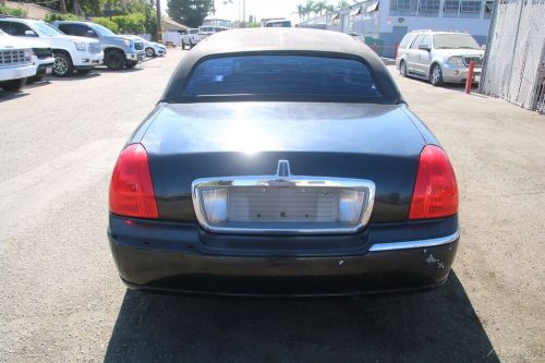 2003 lincoln town car executive