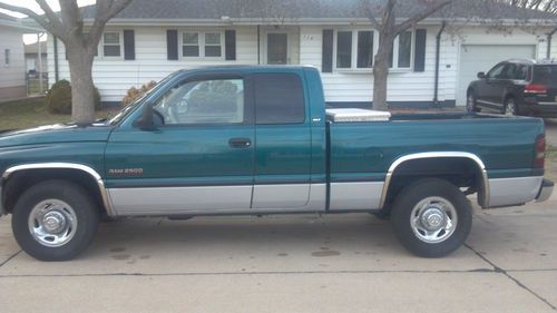 99 dodge ram 2500 cummins diesel 24valve slt nice truck, 22 mpg! runs great!