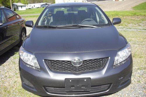 2010 toyota corolla le sedan 4-door 1.8l