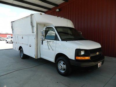 3500 work utility van dual rear wheel 6.0l v8 tow pkg low miles 1-owner