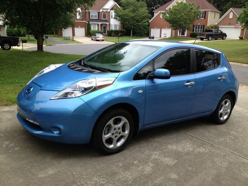 Beautiful nissan leaf sl w/ 240v ge home charging station &lt;15k miles &amp; warranty