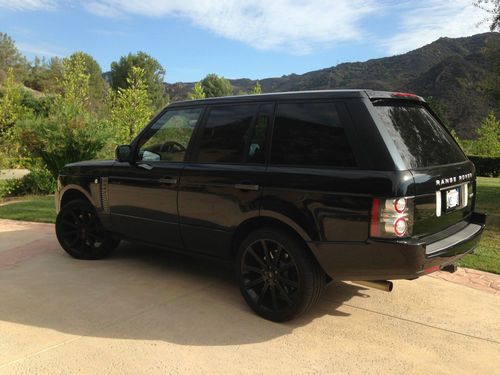 2011 range rover superchared metallic black on black ---loaded--41,400 miles