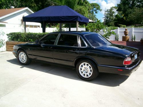 2001 black jaguar xj8