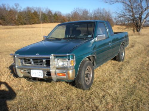 1995 nissan pickup xe extended cab pickup 2-door 3.0l