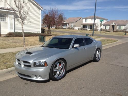 2006 dodge charger srt8 sedan 4-door 6.1l