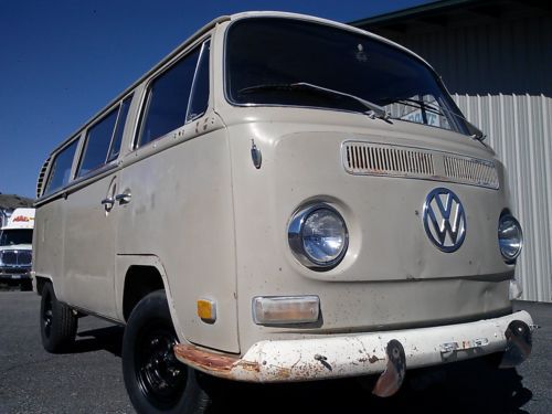 1970 vw volkswagen bus walk through van baywindow original paint very solid