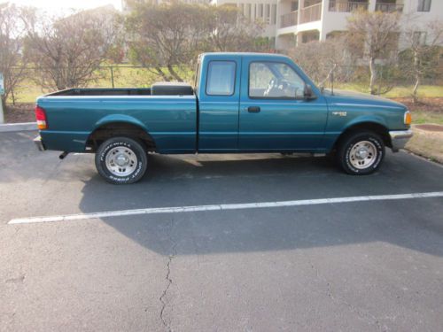 1996 ford ranger v-6   *** needs rear end work *****