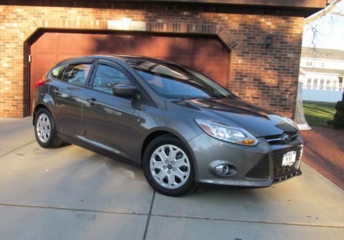 Like new - super low mileage ford focus with only 5,200 original miles!