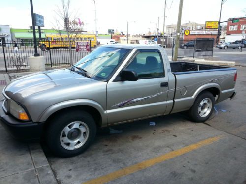 2000 gmc sonoma sl standard cab pickup 2-door 4.3l