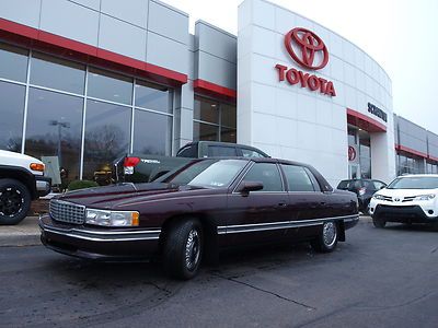 1996 caddy burgundy, leather,  v8 northstar, chrome wheels, all power options