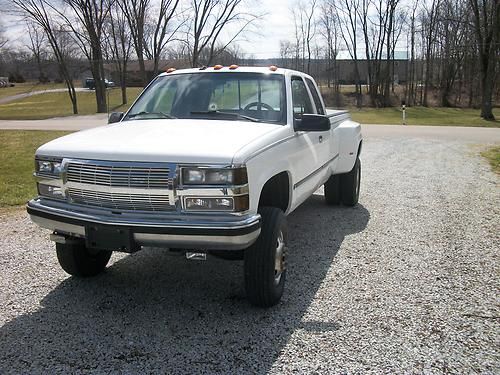 Chevy c3500 c/k lifted 454 truck super swampers 1 ton dually silverado towing