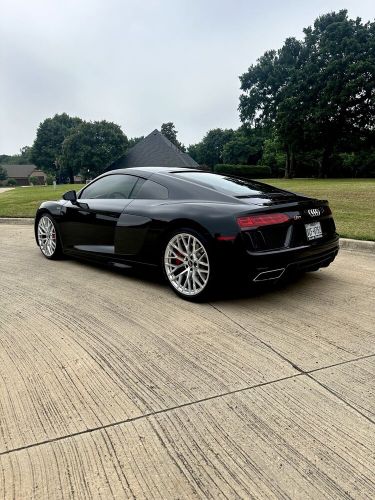 2017 audi r8 5.2 quattro