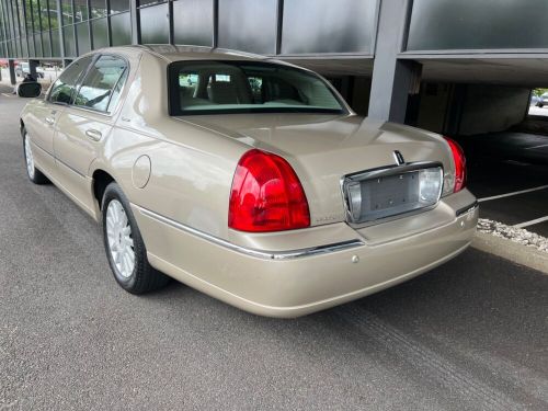 2005 lincoln town car