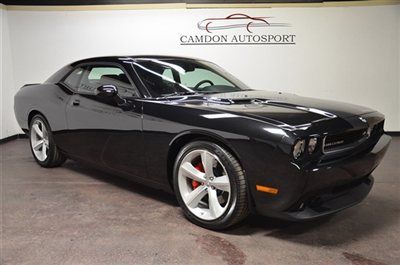 2008 dodge challenger 2dr cpe srt8 coupe 700 miles