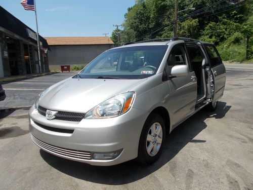 2004 toyota sienna xle mini passenger van 5-door 3.3l warrantied and stickered