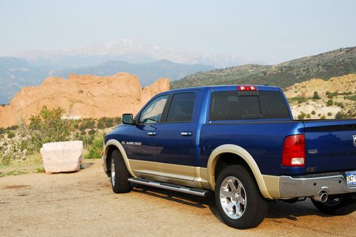 2011 dodge ram laramie 2011 (loaded)