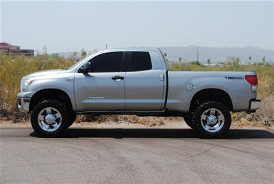 Lifted 2007 toyota tundra double cab 4x4 sr5...lifted toyota tundra sr5