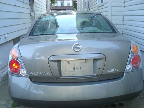 2004 nissan altima sl sedan 4-door 2.5l