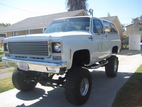 1977 chevy k5 blazer, new paint, interior