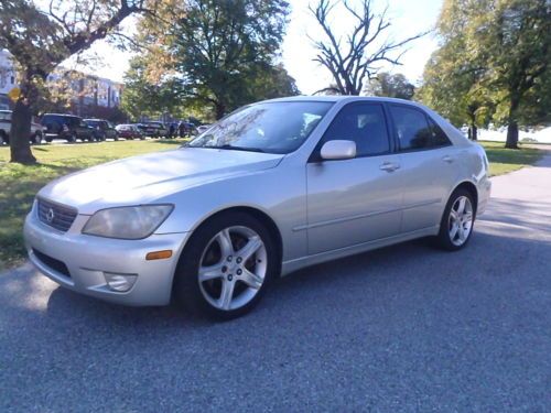 2001 lexus is300 silver with black interior great driver