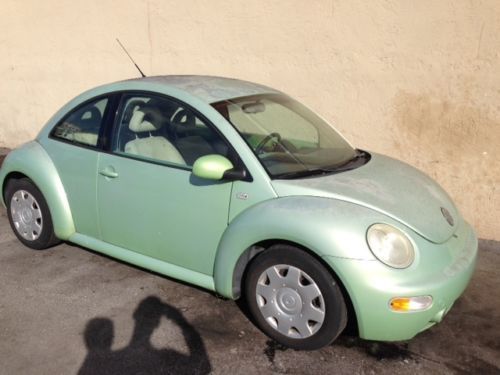 2001 volkswagen beetle gl hatchback 2-door 2.0l