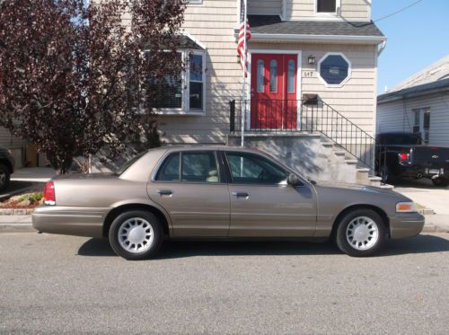 2002 ford crown victoria