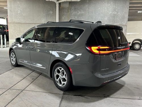 2022 chrysler pacifica limited