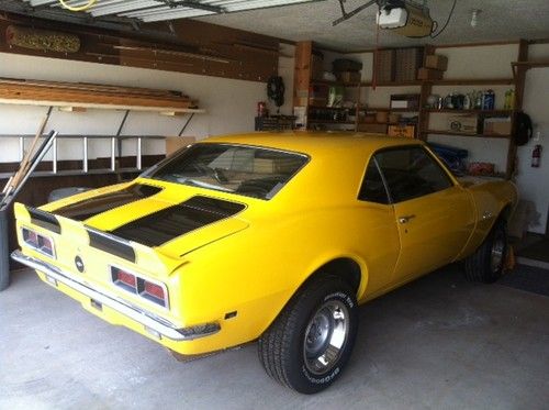 1968 chevy camaro coupe.