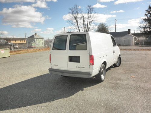 2000 chevrolet astro base ext. cargo van 3-door 4.3l  storage comp. no reserve!