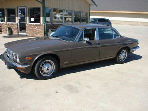 1974 jaguar xj12 4 door