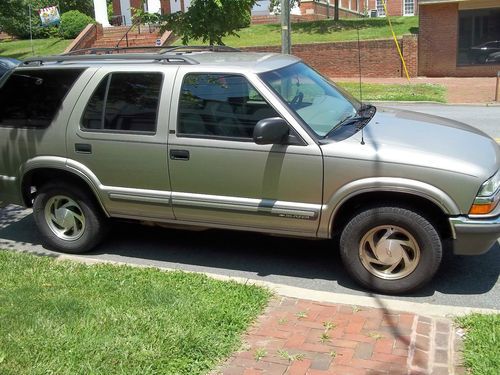 2001 chevrolet blazer ls sport utility 4-door 4.3l tan (ext) gray (int) must go!