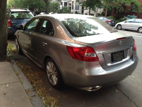 2011 suzuki kizashi sport sls sedan 4-door 2.4l silver,excellent condition