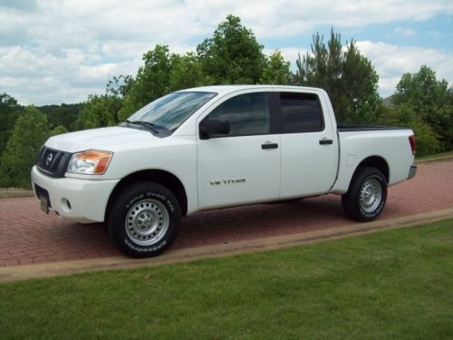 2009 nissan titan pro-4x crew cab pickup 4-door 5.6l one owner no reserve